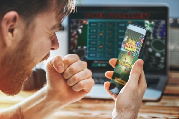 Layar pilihan metode pembayaran di smartgaming138 dengan logo DANA, OVO, GoPay, ShopeePay, LinkAja, QRIS, dan bank-bank Indonesia